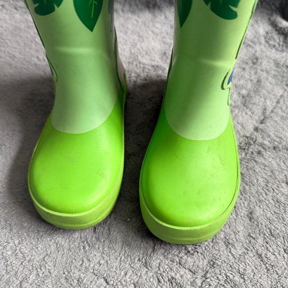 7c Cat & Jack Kesi Toddler Green Rain Boots Caterpillar Leaf Graphic Calf Height - Picture 2 of 3